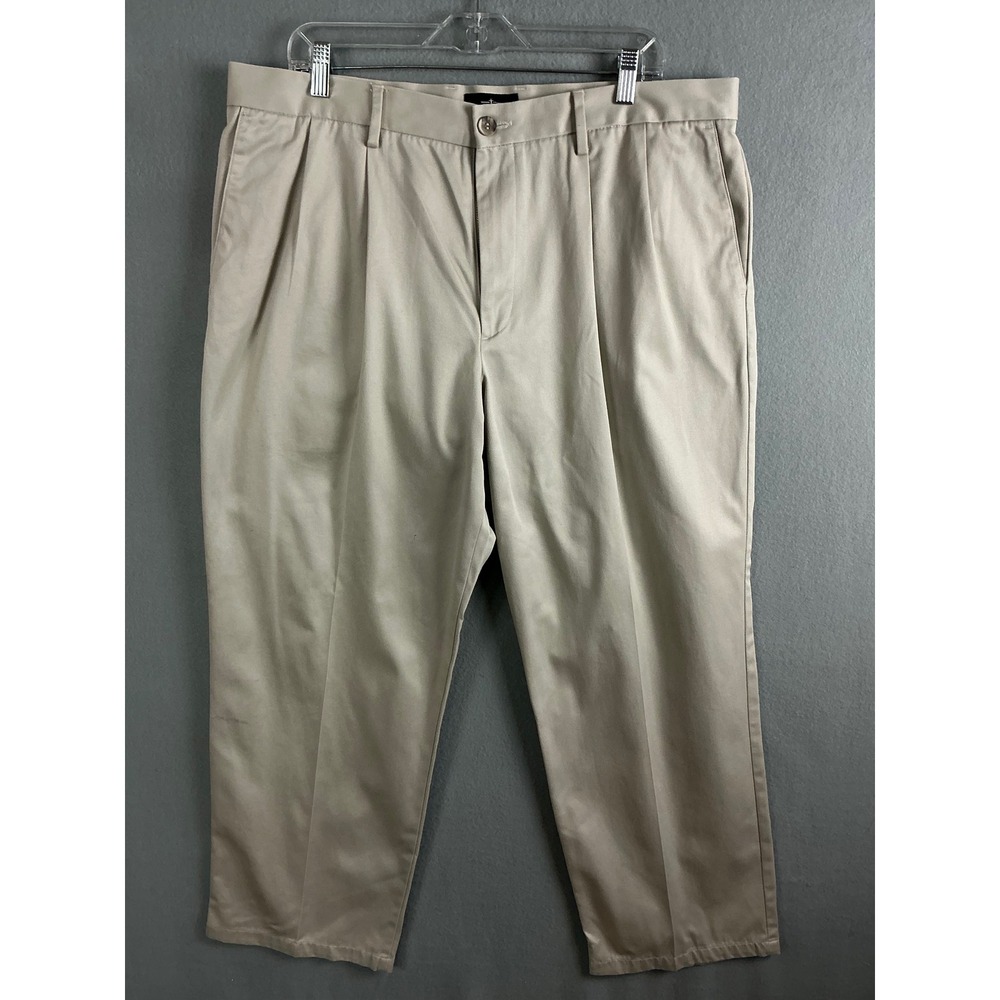 Dockers Pants Men's 38 Relaxed Fit Khaki Pants Pleated Front Casual‎